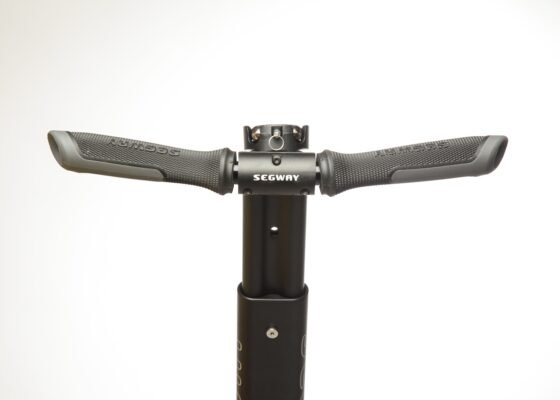 Segway i2 x2 Lenkerbaugruppe, ein Segway Ersatzteil, das den Infokey Protector hält.